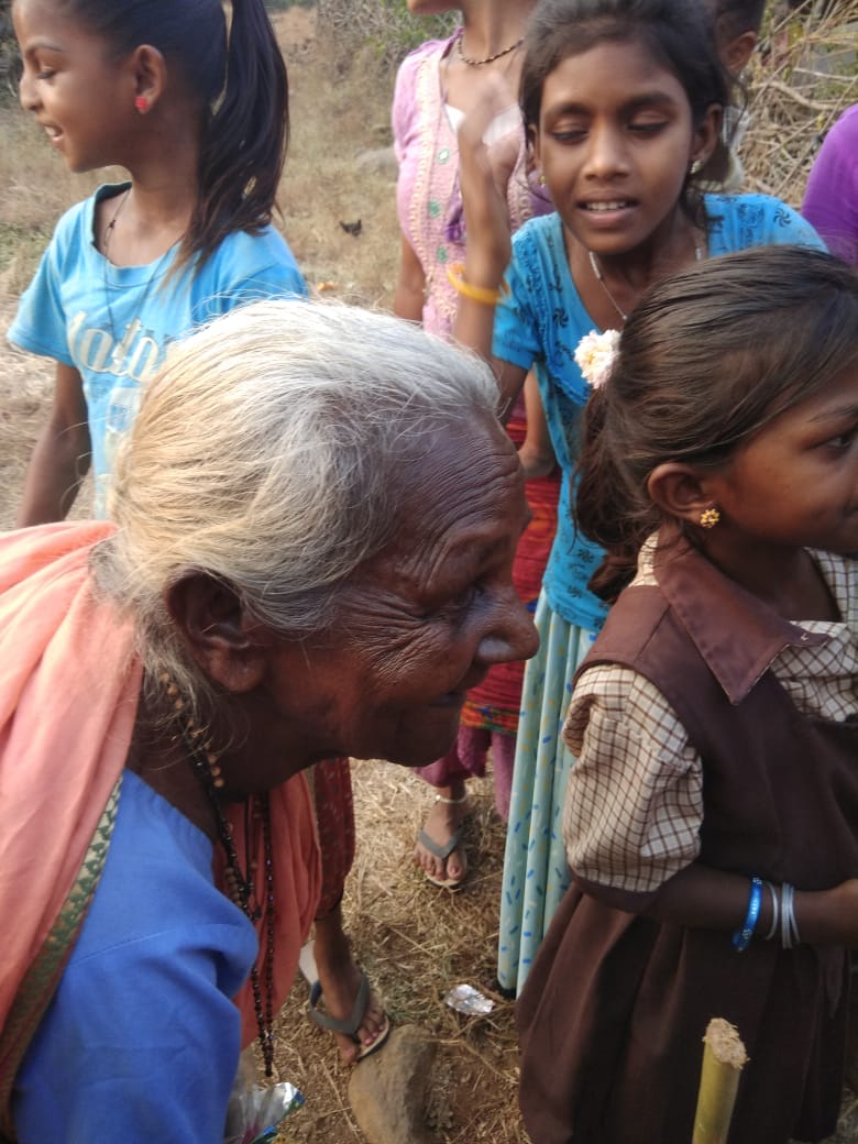 Intergenerational Program Connects Elderly with Children